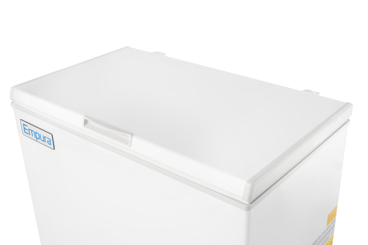 Empura Refrigeration E-CF-7 Solid Lid Chest Freezer 37.52"W X 23.15"D X 31.93"H 7.1 Cu. Ft. Capacity